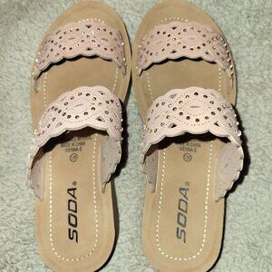 Women's Sandals Soda Vienna Rosey nude Size 5.5M New